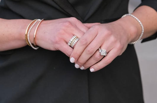 Diamond Bands: The Perfect Gift for Life's Sparkling Moments