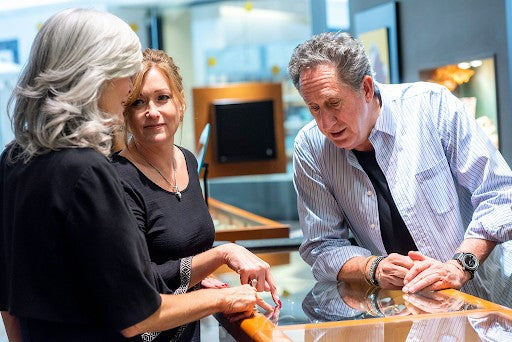 5 Reasons to Shop at Local Jewelry Stores