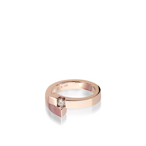 Women's 14 karat Rose Gold Pivot Diamond Ring
