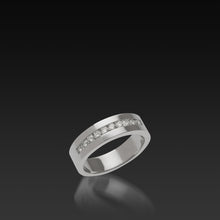Load image into Gallery viewer, Men's 18 karat white gold Delicia Diamond Band