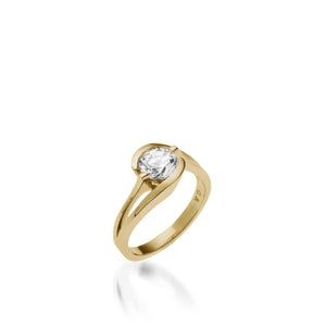 18 karat Yellow Gold Bellissima Solitaire Diamond Engagement Ring