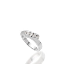 Load image into Gallery viewer, Women's 14 karat white gold Boundless Diamond Ring