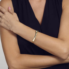 Load image into Gallery viewer, Oyster Diamond Bracelet
