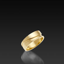 Load image into Gallery viewer, 18-karat Men's Yellow Gold Waves Wedding Band