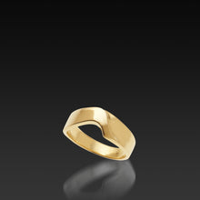 Load image into Gallery viewer, Men's 14 karat Yellow Gold Curvalinear Band