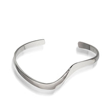 Load image into Gallery viewer, Women&#39;s Hand-forged in 14 karat White Gold Dallas Cuff Bracelet
