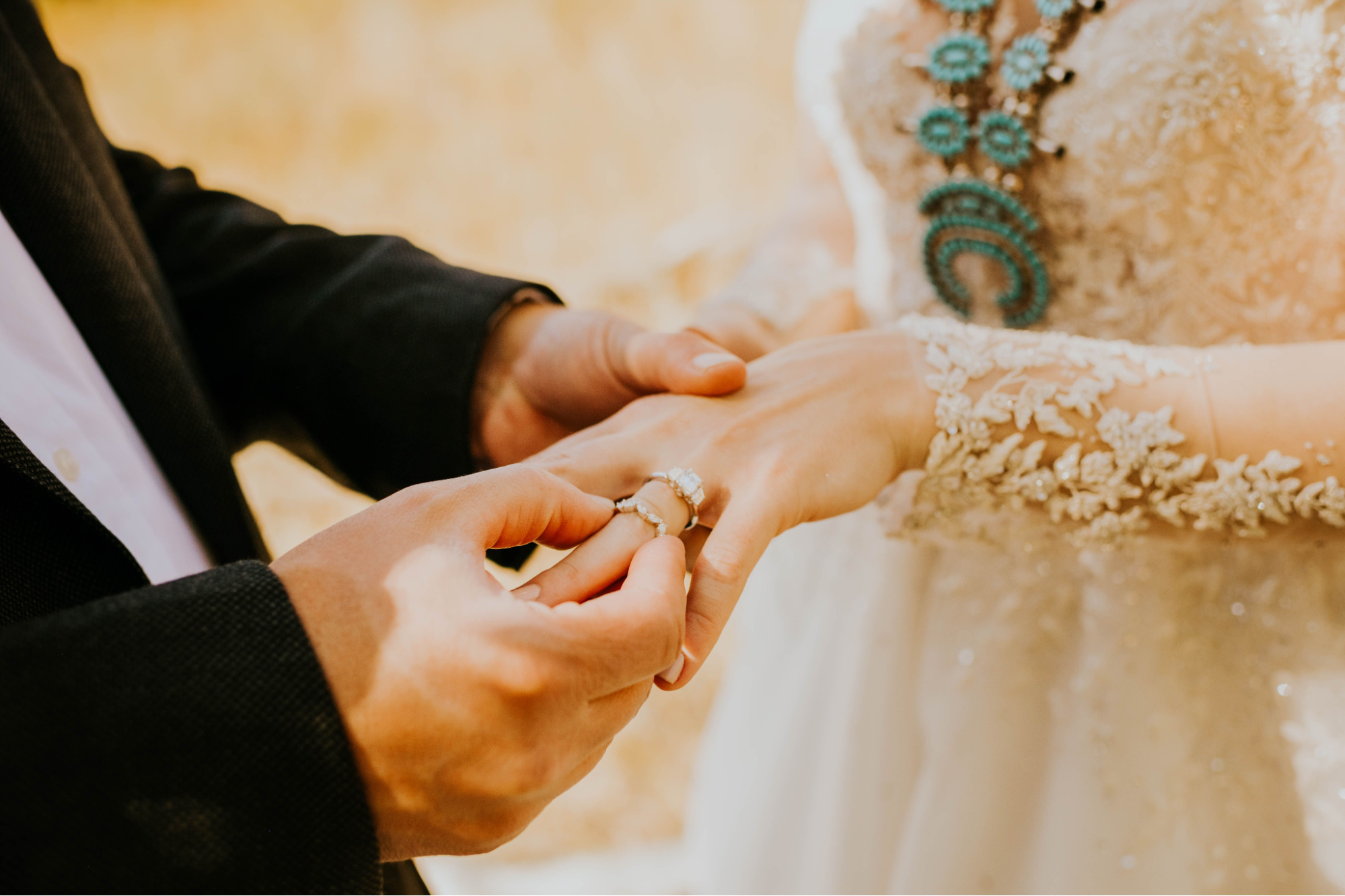 Build your wedding ring deals