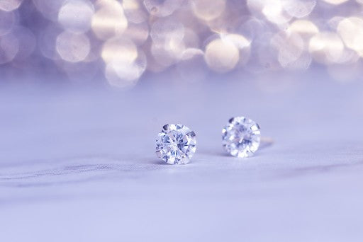Shop Sustainable Diamond Earrings, Lab-Grown Diamond & Traceable Gold  Earrings