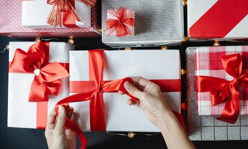 Silver and Gold Rings and Necklaces for the Holiday Season (Updated 2025)