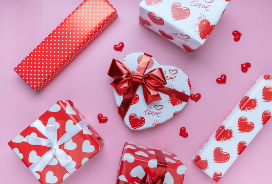 10 Best Valentine Gift Ideas for Boyfriend Online in Pakistan - The Elegance