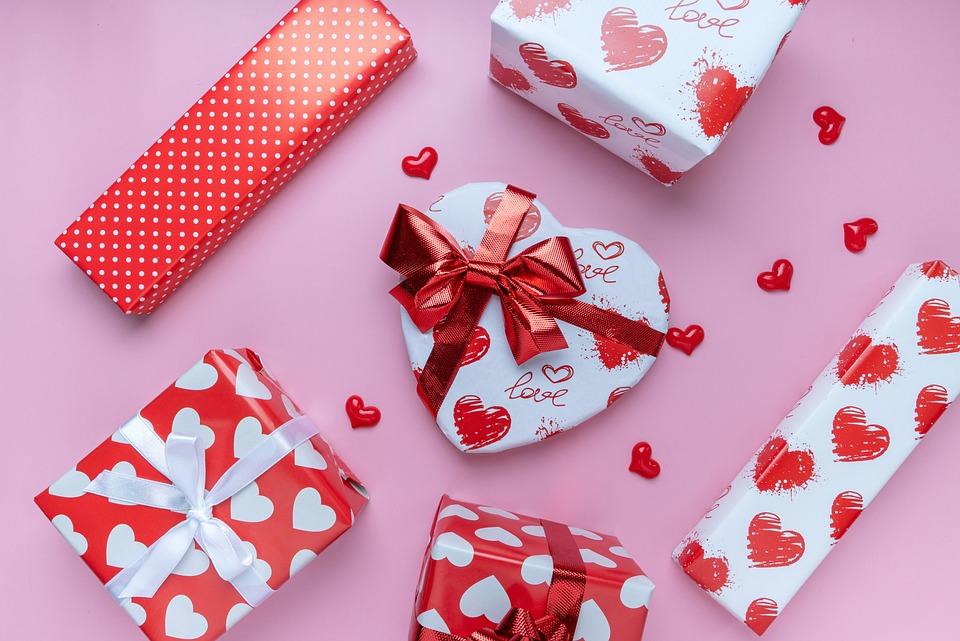 Valentines Day Jewelry Guide Gifts For Her