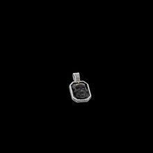 Load image into Gallery viewer, Men's Small Skull Pendant Necklace

