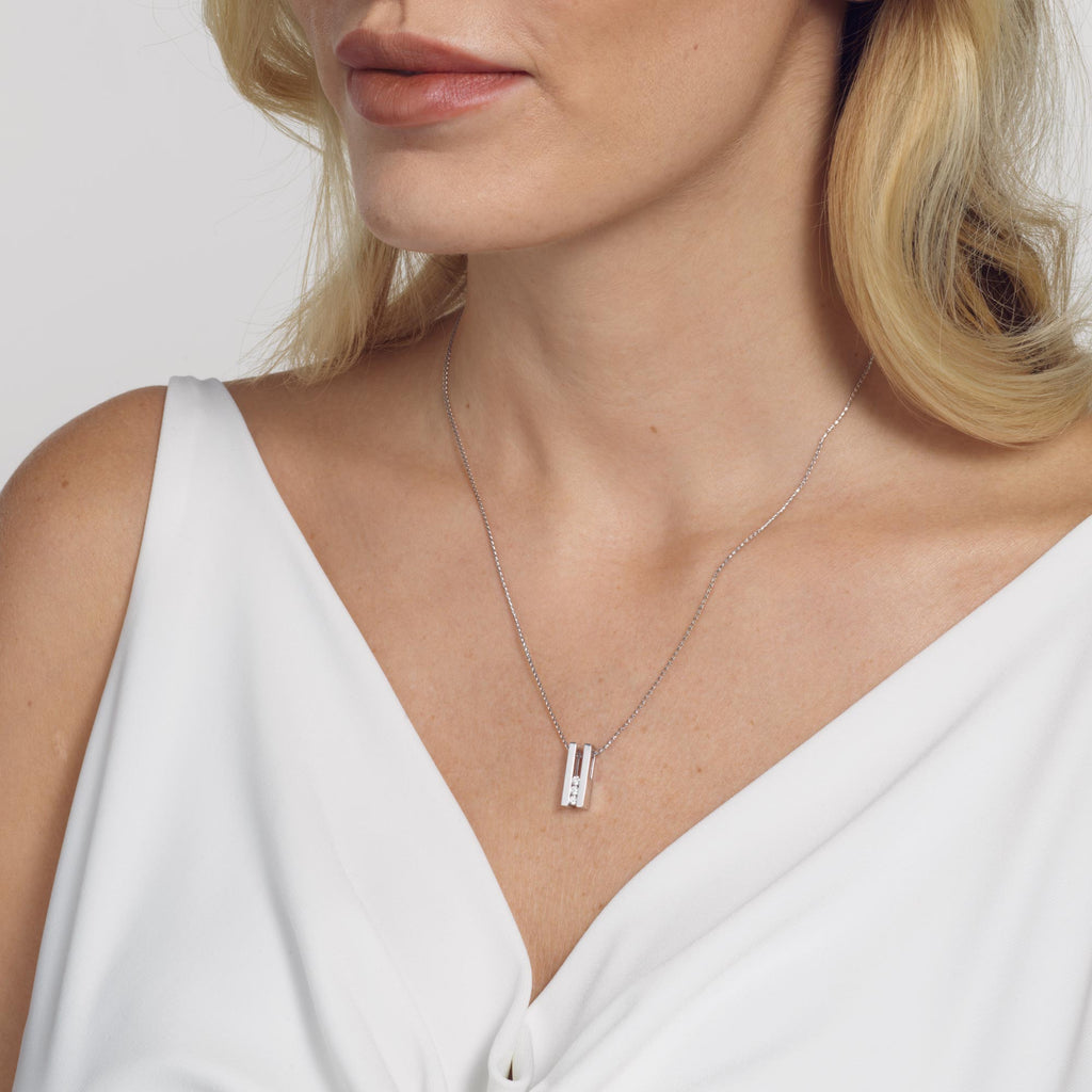 Six Diamond Necklace in White Gold | KLENOTA